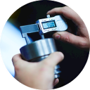 Lalmek Hydraulics konstruerar och tillverkar hydrauliska komponenter och system.